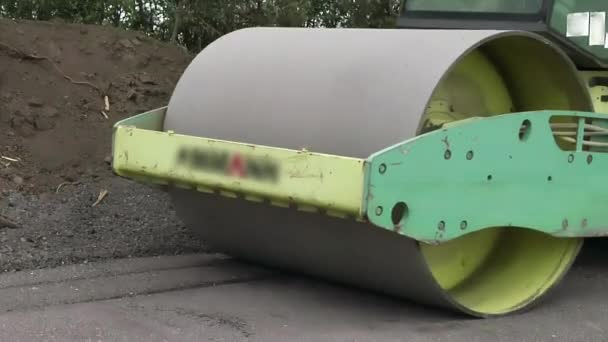 Roller Compacting Asphalt Road Road Roller Prepares Ground Work Asphalting — Stock Video