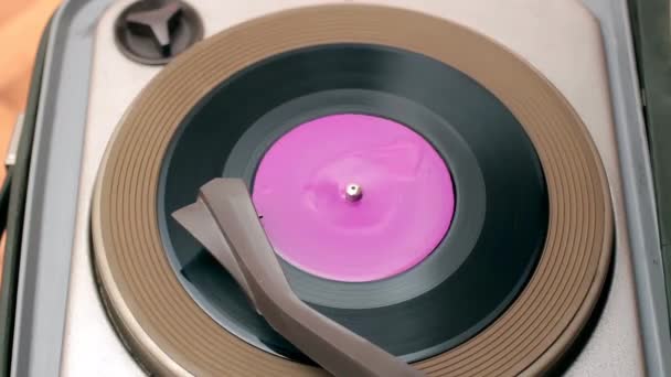 留声机或唱机 旧留声机只播放一张唱片 — 图库视频影像