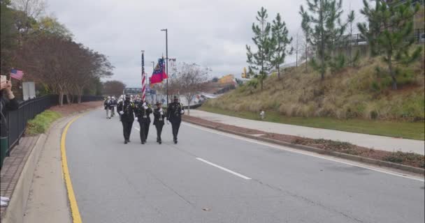Atlanta Usa November 2022 Color Guard Marches Annual Georgia Veterans — Vídeo de Stock