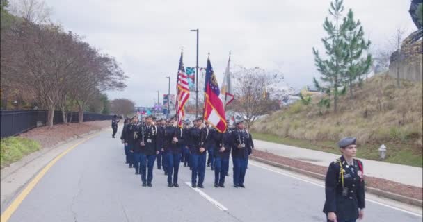 Atlanta Usa November 2022 Dozens High School Rotc Cadets March — стоковое видео