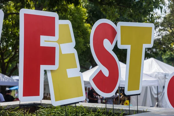 Grote Letters Spelling Fest Worden Geplant Grond Herfst Festival — Stockfoto