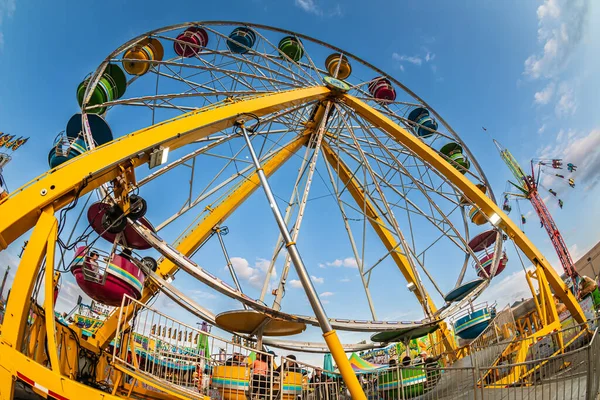 Fisheye Lens Shows Low Angle View Massive Carnival Ferris Wheel — Stock Photo, Image