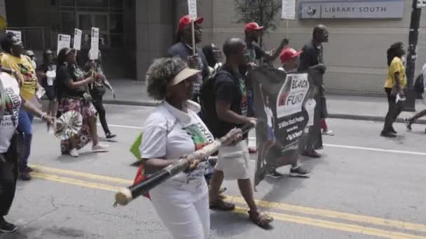 Atlanta Usa 2023 People Black Achievement Fund Walk Juneteenth Parade — 비디오