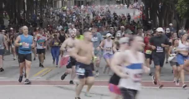 Atlanta Usa Juli 2023 Das Teleobjektiv Zeigt Tausende Von Läufern — Stockvideo