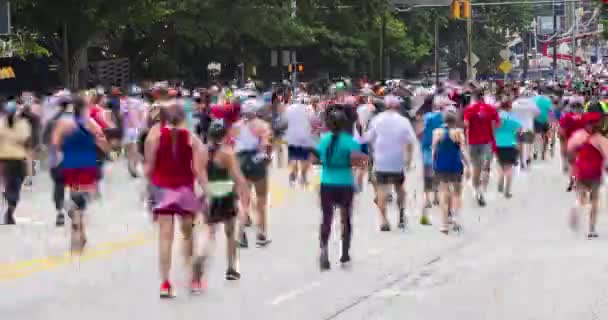 Atlanta Usa Lipca 2023 Timelapse Pokazuje Tysiące Biegaczy Biegnących Mety — Wideo stockowe