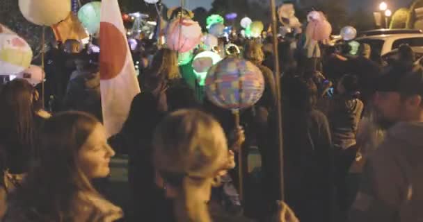 Suwanee Usa Απριλίου 2023 Εκατοντάδες Άνθρωποι Συμμετέχουν Μια Πολύχρωμη Παρέλαση — Αρχείο Βίντεο
