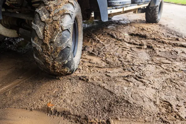 All Terrain Vehicle Huge Tires Sits Parked Mud Walking Path — Stock Photo, Image