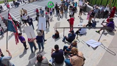 Atlanta, GA / ABD 14 Mart 2025: 14 Mart 2025 'te Gürcistan Eyaleti Kongre Binası' ndaki gaziler mitinginde kalabalık toplandı.. 