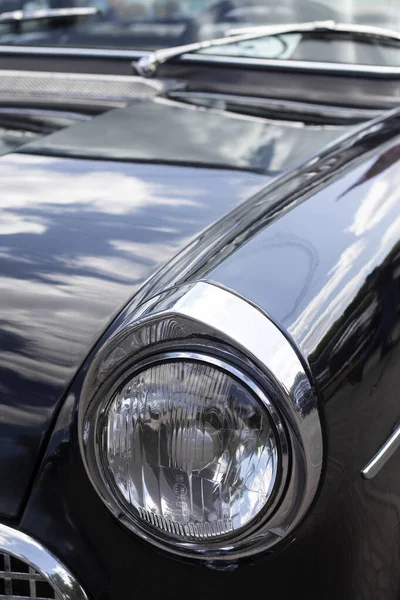 Хромированные Фары Черном Ретро Автомобиле Крупный План — стоковое фото