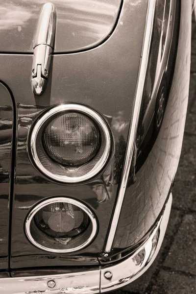 Rückleuchten Einem Dunklen Retro Auto Nahaufnahme — Stockfoto