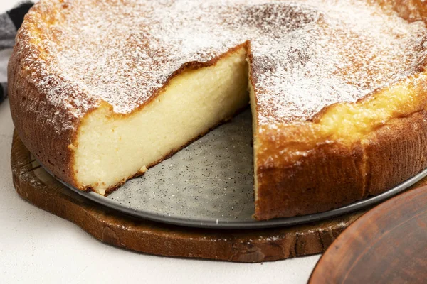 Migliaccio Semolina Ricotta Cake 传统的那不勒斯甜点 图库照片