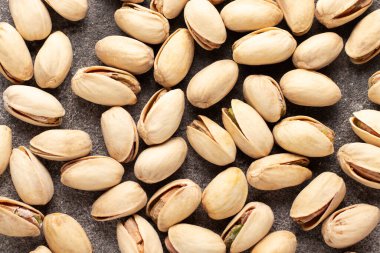 Masada fıstıklar var. Kapat..