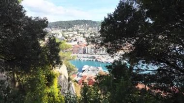 Güzel, Fransa - 2 Aralık 2024. Colline du Chateau 'dan güzel bir manzara..