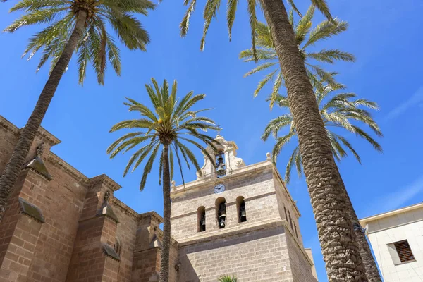 ALMERIA, İspanya - 19 Mart 2023: Almeria Katedrali 19 Mart 2023