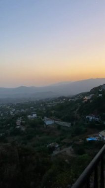 İspanya 'nın Mijas köyünden Costa del Sol' un gece manzarası