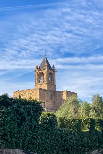 ANTEQUERA, İspanya - 28 Aralık 2023: Antequera, İspanya 'daki Alcazaba kalesi