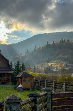 Sonbaharın sonlarında Karpatlar 'ın dağlarında, Slavske, Ukrayna