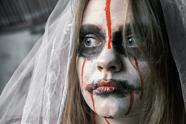 Gros Plan Portrait Zombie Femme Robe Mariée Avec Voile Maquillage — Photo