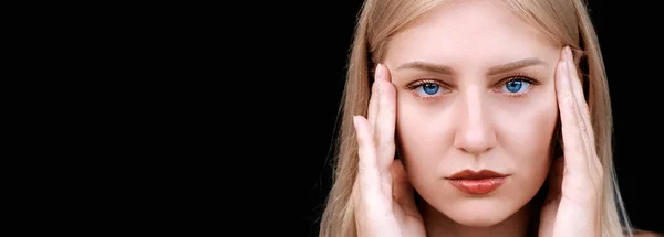 Headache Migraine Headshot Young Woman Touching Her Temples Looking Camera — Stock Photo, Image