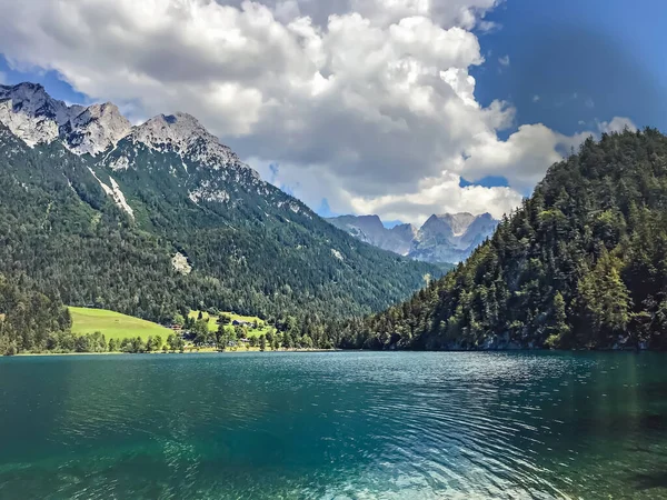 Huge Mountain Blue Lake Untouched Wild Nature Europe Majestic Mountains — Fotografia de Stock