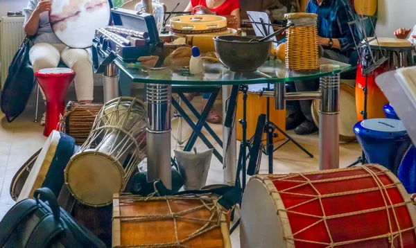 Verschillende Percussie Instrumenten Samen Indoor — Stockfoto