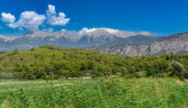 Akdeniz bölgesindeki Fethiye ve Kas arasındaki Beyaz Dağlar 'ın (Ak daglar) panoramik görüntüsü.