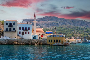 Kastellorizo Adası 'ndaki şatodan St. Nicholas ve St Dimitrios Kilisesi, (Yunan ortodoks kilisesi), Kastellorizo adası, Dodekanisos, Yunanistan