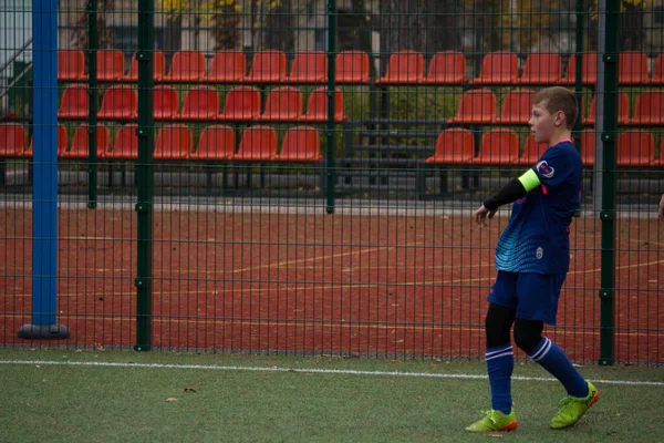 Anak Anak Bermain Sepak Bola Lapangan Sepak Bola Ukraina Selama — Stok Foto