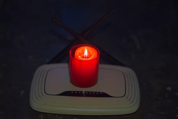 Candela Accesa Sul Router Blackout Causa Della Guerra Ucraina — Foto Stock