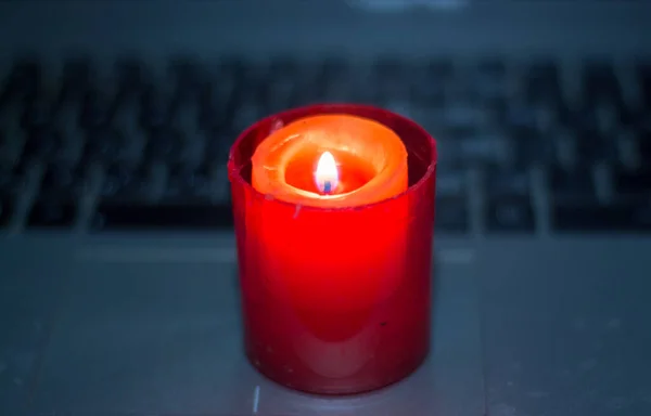 Svíčka Klávesnici Notebooku Výpadek Kvůli Válce Ukrajině — Stock fotografie