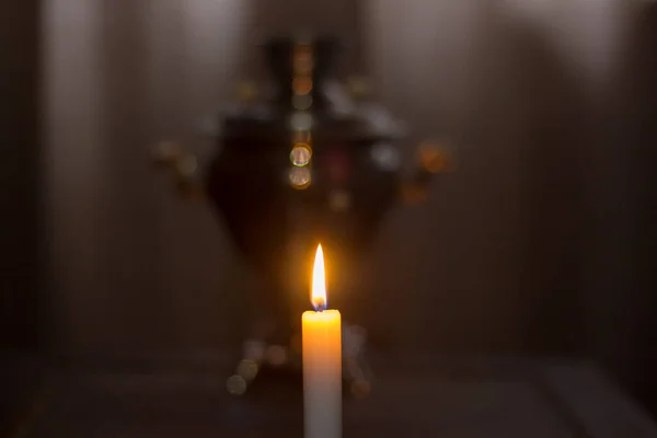 Пожежна Свічка Біля Старого Самовара Затемнення Україні Через Війну — стокове фото