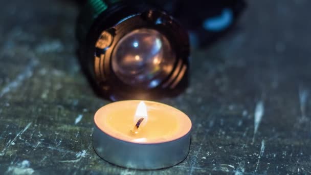 Vela Acesa Perto Lanterna Blackout Ucrânia Devido Guerra — Vídeo de Stock