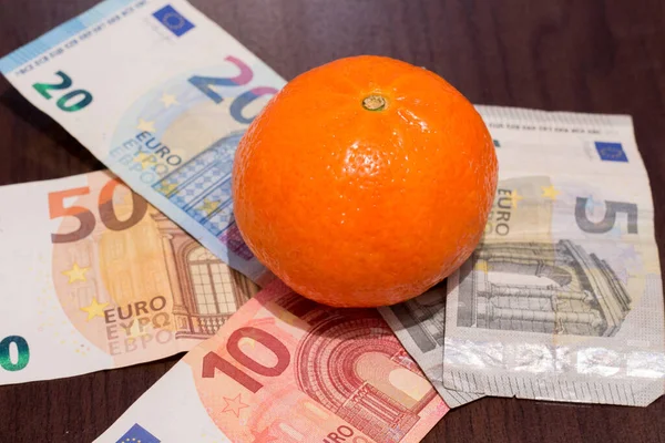 Pomeranč Bankovkách Nárůst Cen Potravin Ukrajině Důsledku Války — Stock fotografie
