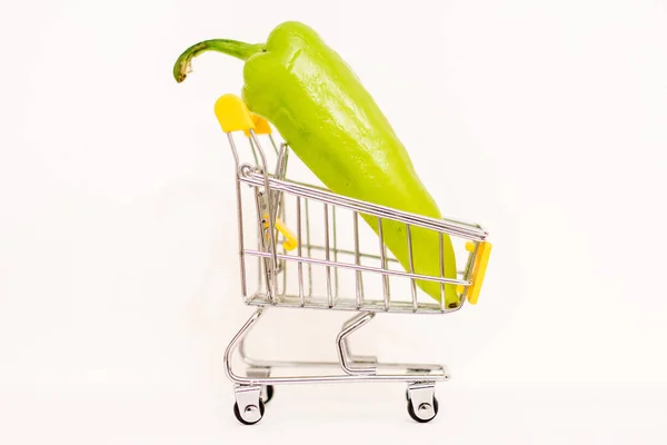 Grön Paprika Leksakskorg Stigande Livsmedelspriser — Stockfoto