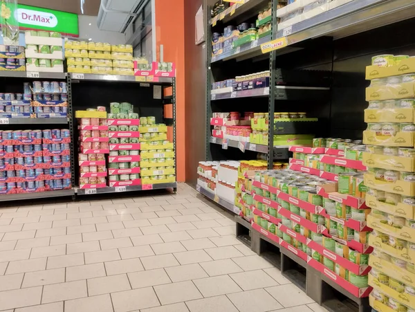 Grocery Store Shelves Rising Prices Europe — Stock fotografie