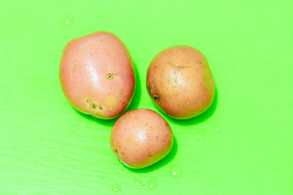 Trois Pommes Terre Sur Plateau Vert — Photo
