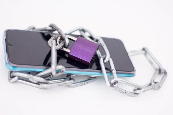 Mobile Phone Chain Lock — Stock Photo, Image