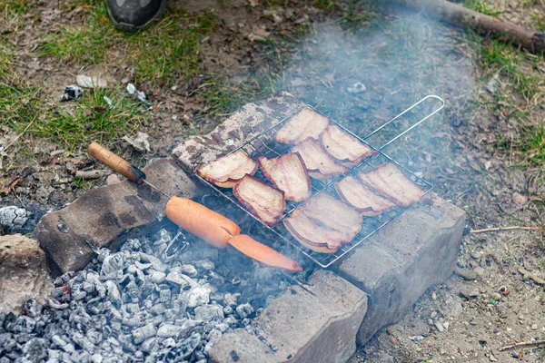 Barbecue Picknick Het Bos Van Worst Spek — Stockfoto