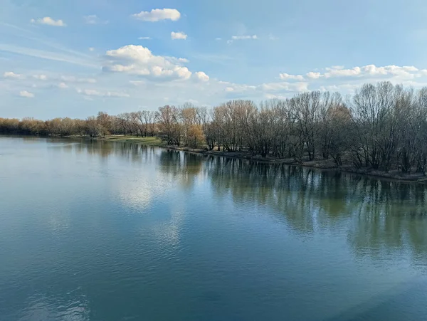 Большая Река Ранней Весной — стоковое фото