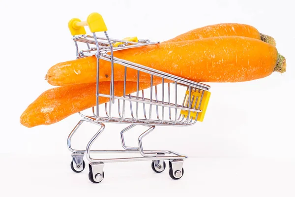 Duas Cenouras Uma Cesta Supermercado — Fotografia de Stock