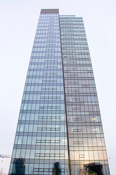 2023 Bratislava Szlovákia Nagy Többszintes Épület Alulnézetből Mázas Felhőkarcoló — Stock Fotó