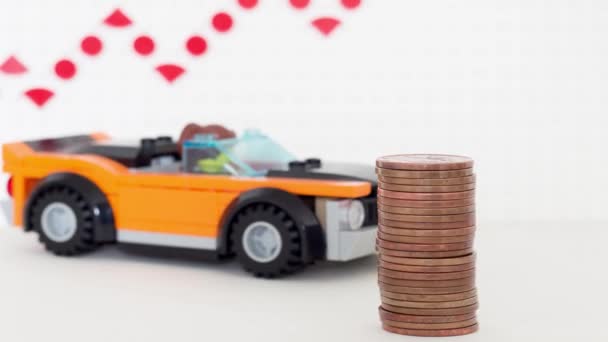 2024 Словакия Sala Автомобиль Lego Монетами Фоне Стрелок Роста Продаж — стоковое видео