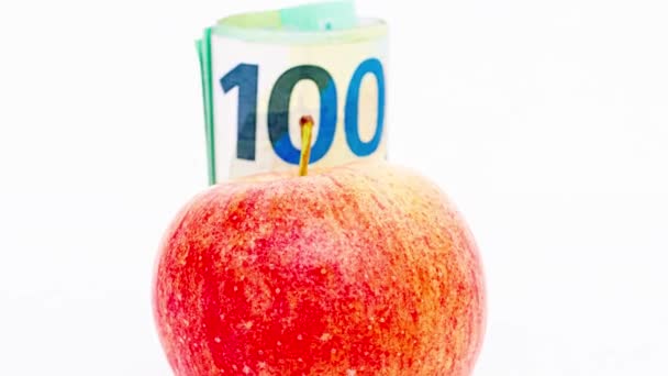 Jabłko Banknotami Euro Izolowanymi Białym Tle — Wideo stockowe
