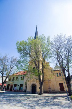 22.04.2023 Nowe Zamky. Slovakya. Büyük şehir meydanı.