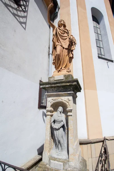 2023 Eslovaquia Nove Zamky Estatua Cerca Del Monasterio Franciscano —  Fotos de Stock