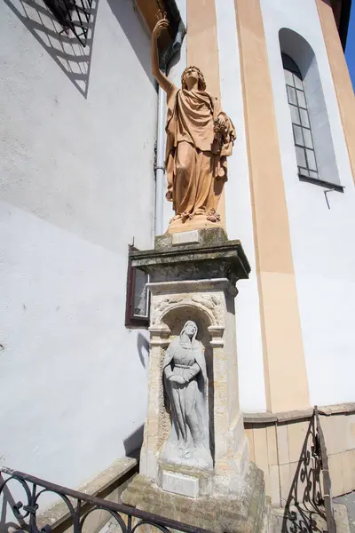 2023 Slowakei Nove Zamky Statue Neben Dem Franziskanerkloster — Stockfoto