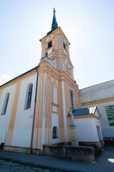 2023 Словакия Нове Замки Францисканская Церковь Монастырь — стоковое фото