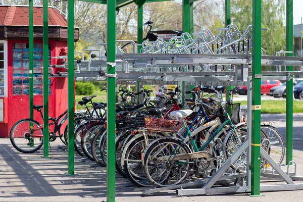 Cykelparkeringsplads Masser Cykler - Stock-foto