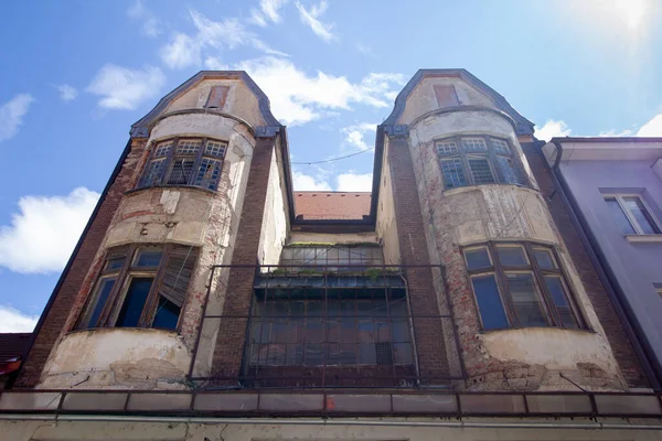 2023斯洛伐克 Nitra 市中心的旧废弃房屋 — 图库照片