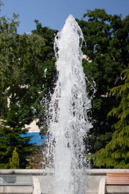 27.05.2023 Slovakya. Galanta. Şehir merkezindeki çeşme..